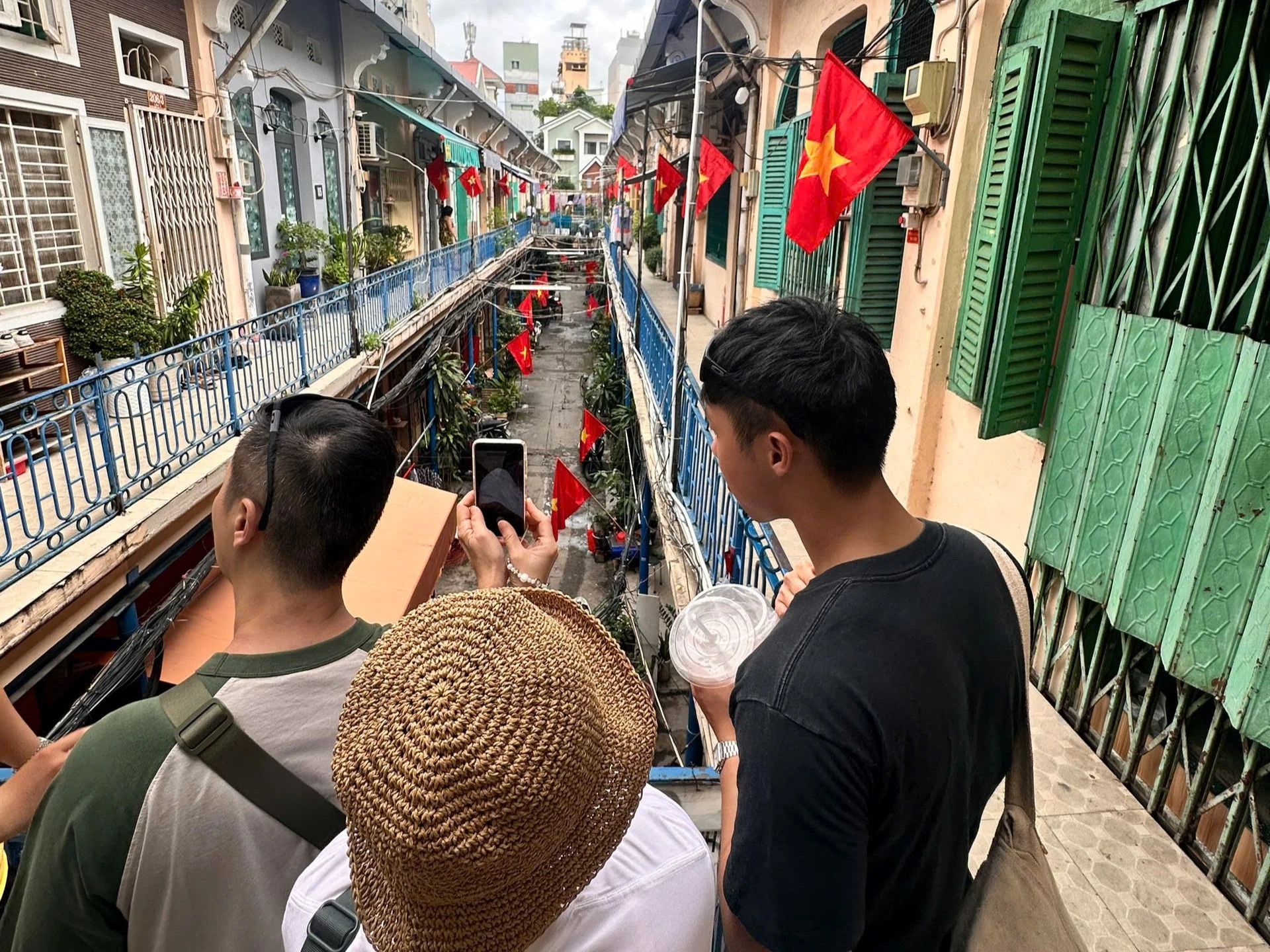 saigons-secrets-scooter-tour